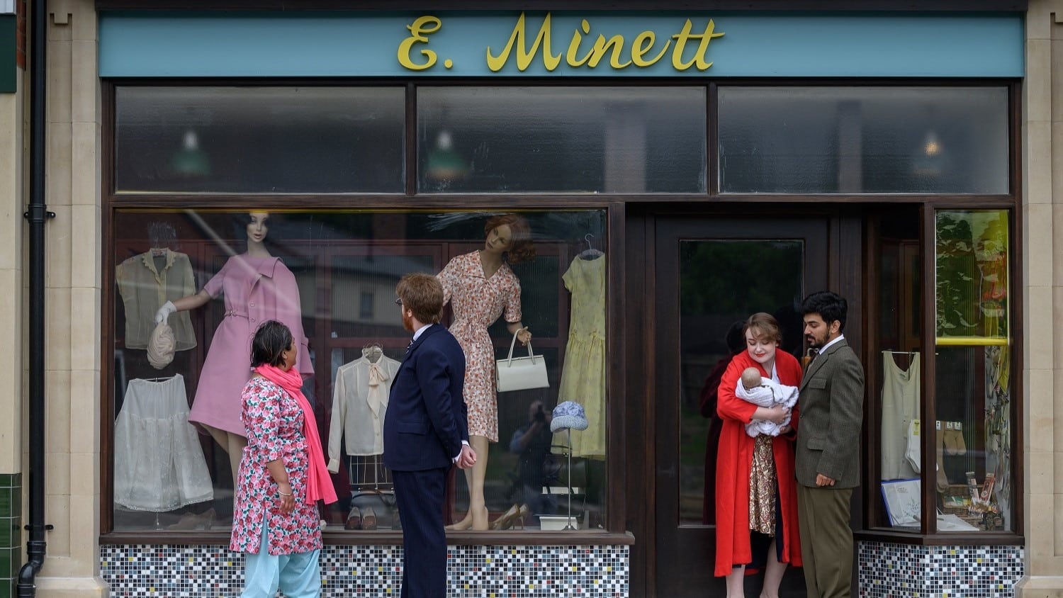 Storefront of E. Minett's Ladieswear